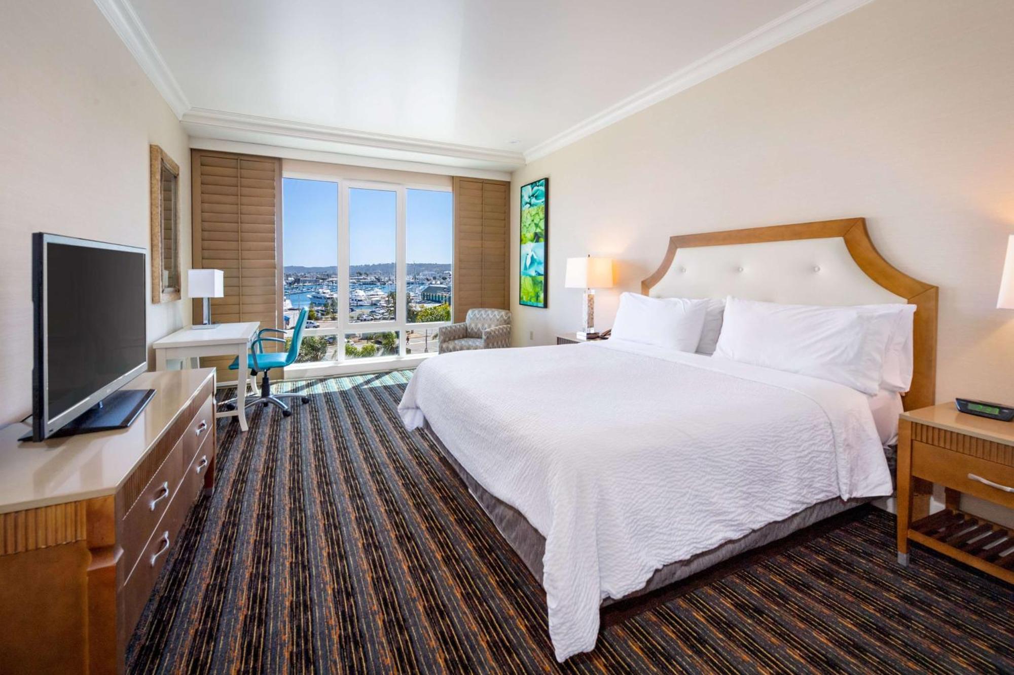 Doubletree By Hilton San Diego Bayside Exterior photo
